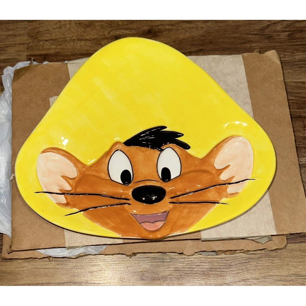 Rare Vintage 1994 Looney Tunes Speedy Gonzales 3D Ceramic Plate Mint Condition